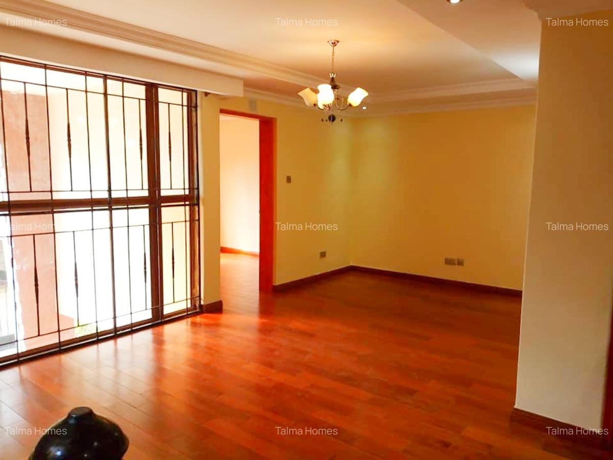 5 Bed Townhouse with En Suite at Lavington - 16