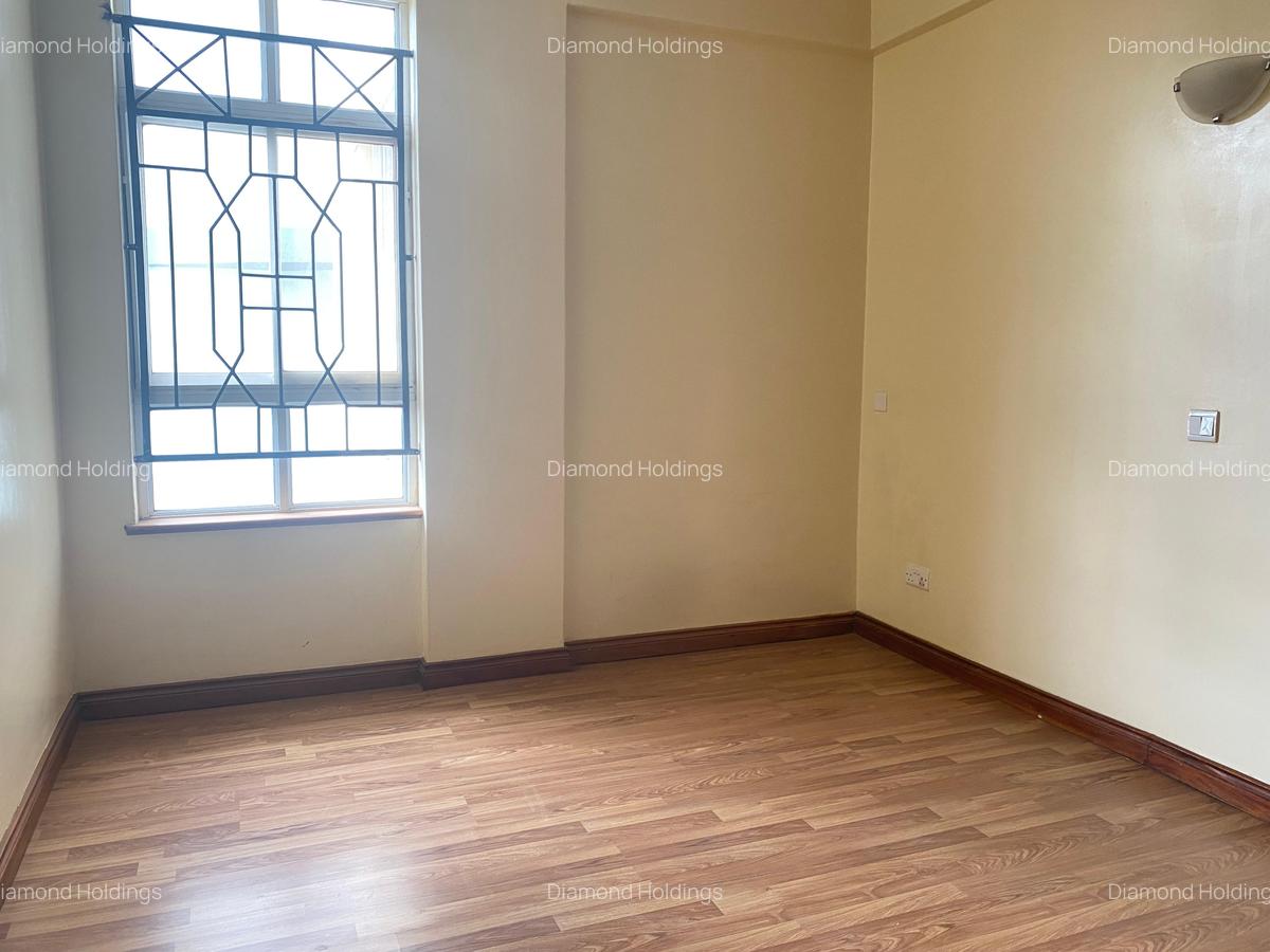 4 Bed Apartment with En Suite at Parklands - 3