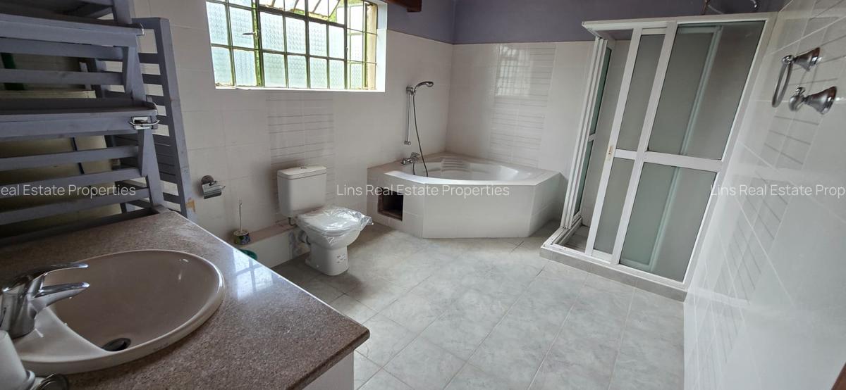4 Bed Townhouse with En Suite in Lavington - 16