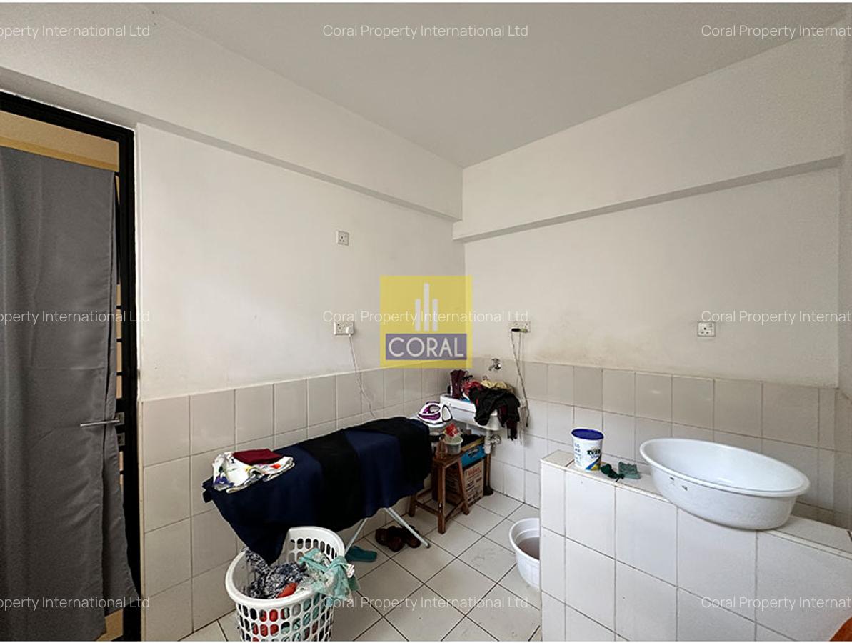 3 Bed Apartment with Borehole in Parklands - 16