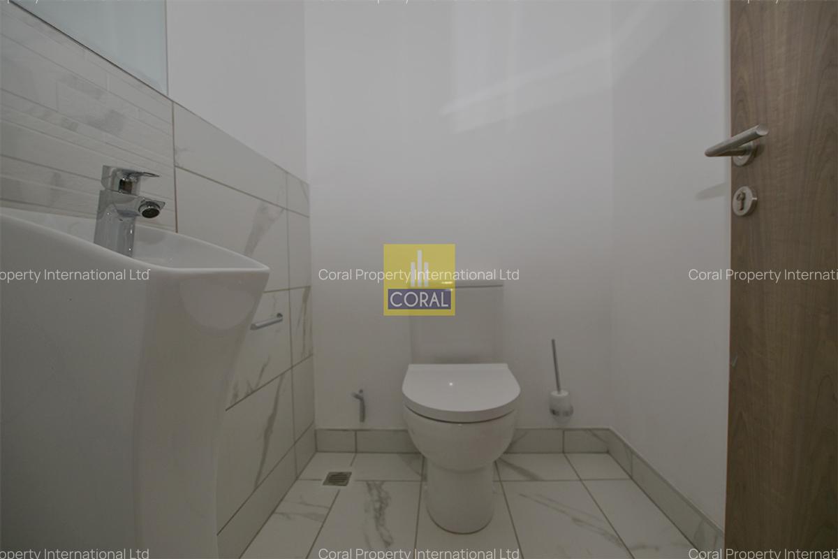 1 Bed Apartment with Swimming Pool in Rosslyn - 7