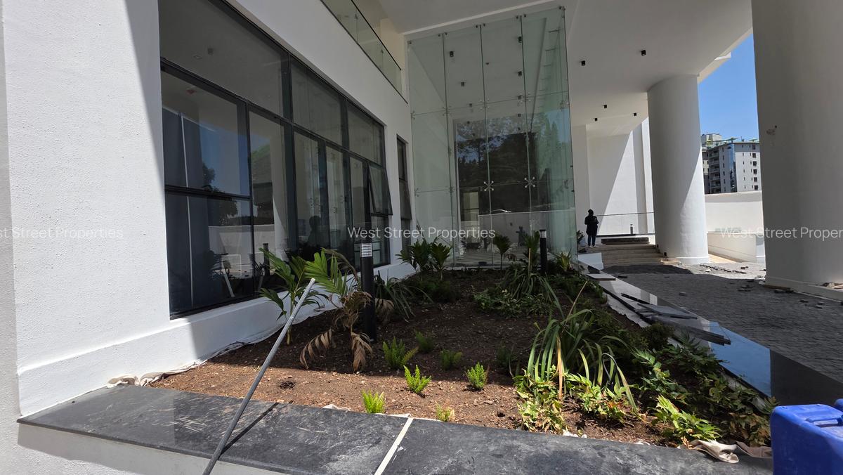 2 Bed Apartment with En Suite at Riverside Drive - 12