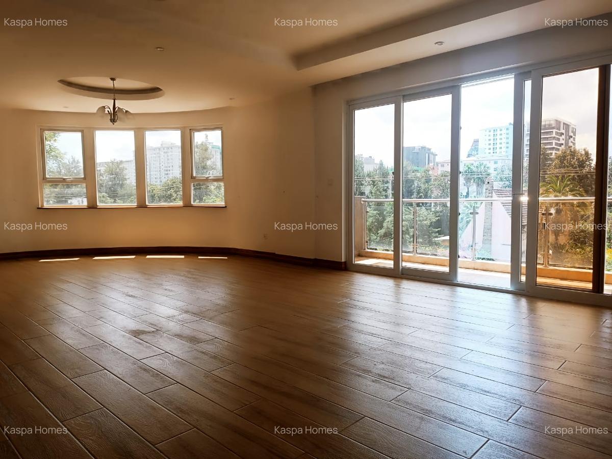 Serviced 3 Bed Apartment with En Suite in Kilimani - 19