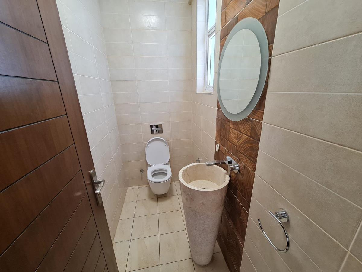 4 Bed Apartment with En Suite at General Mathenge - 16