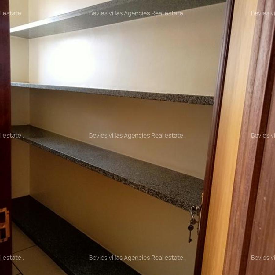 3 Bed Apartment with En Suite at Parklands - 8