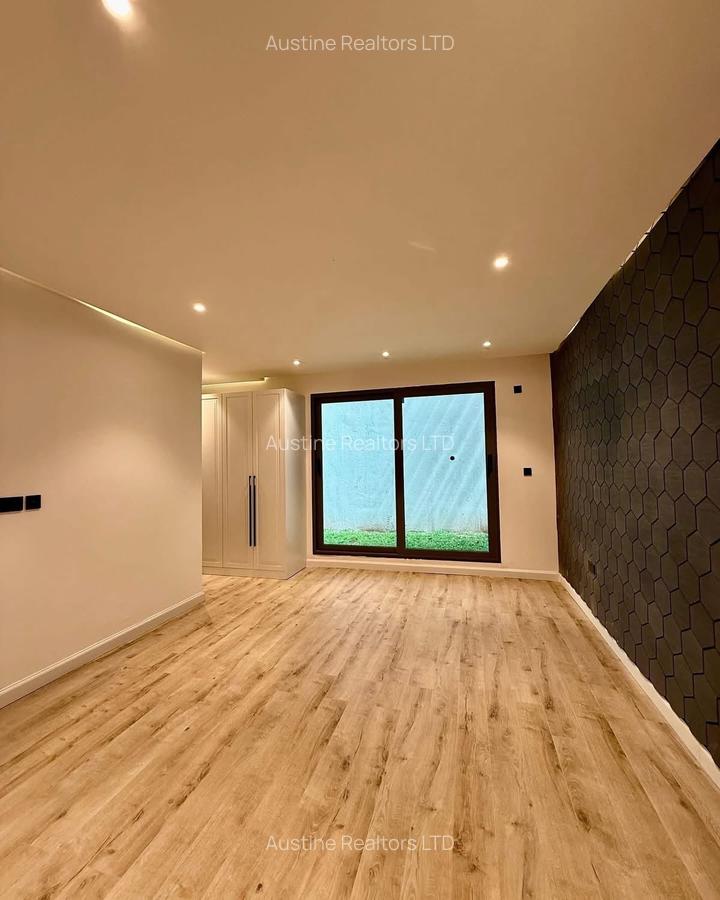 5 Bed Townhouse with En Suite at Chalbi Drive - 6