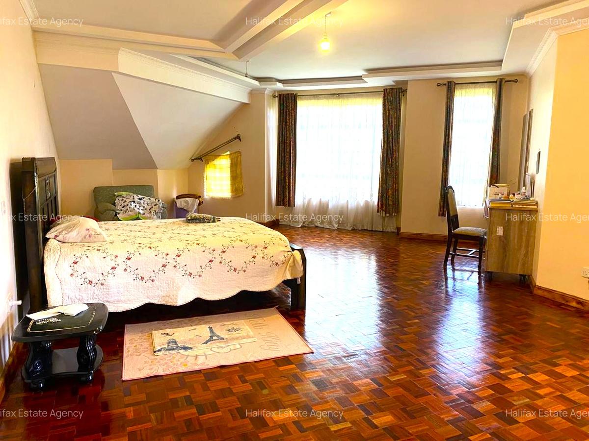 6 Bed House with En Suite in Runda - 12