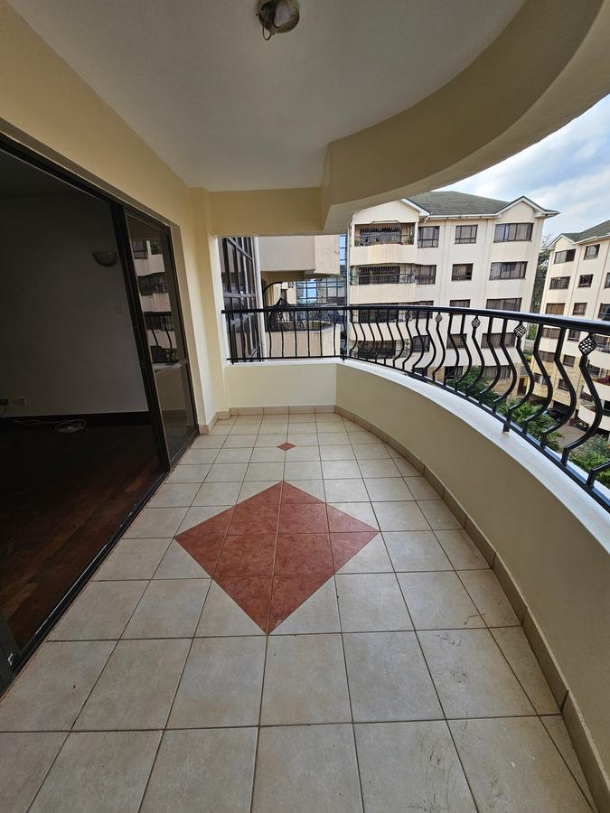 3 Bed Apartment with En Suite at Lavington - 1