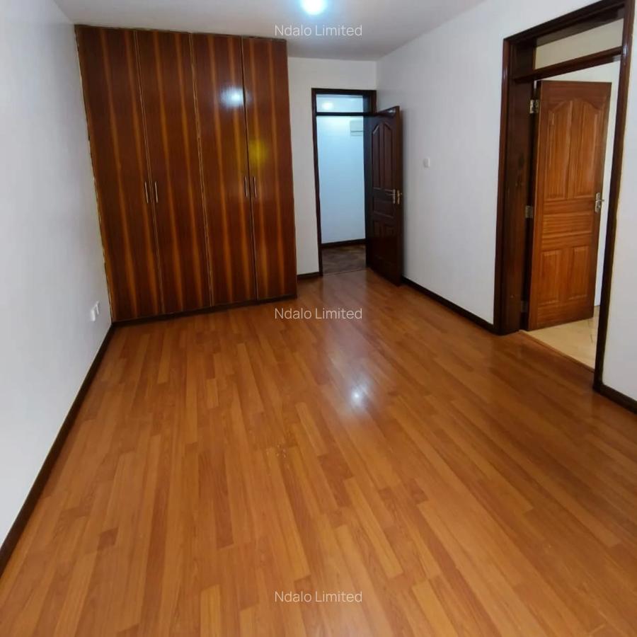 3 Bed Apartment with En Suite at Lavington - 9