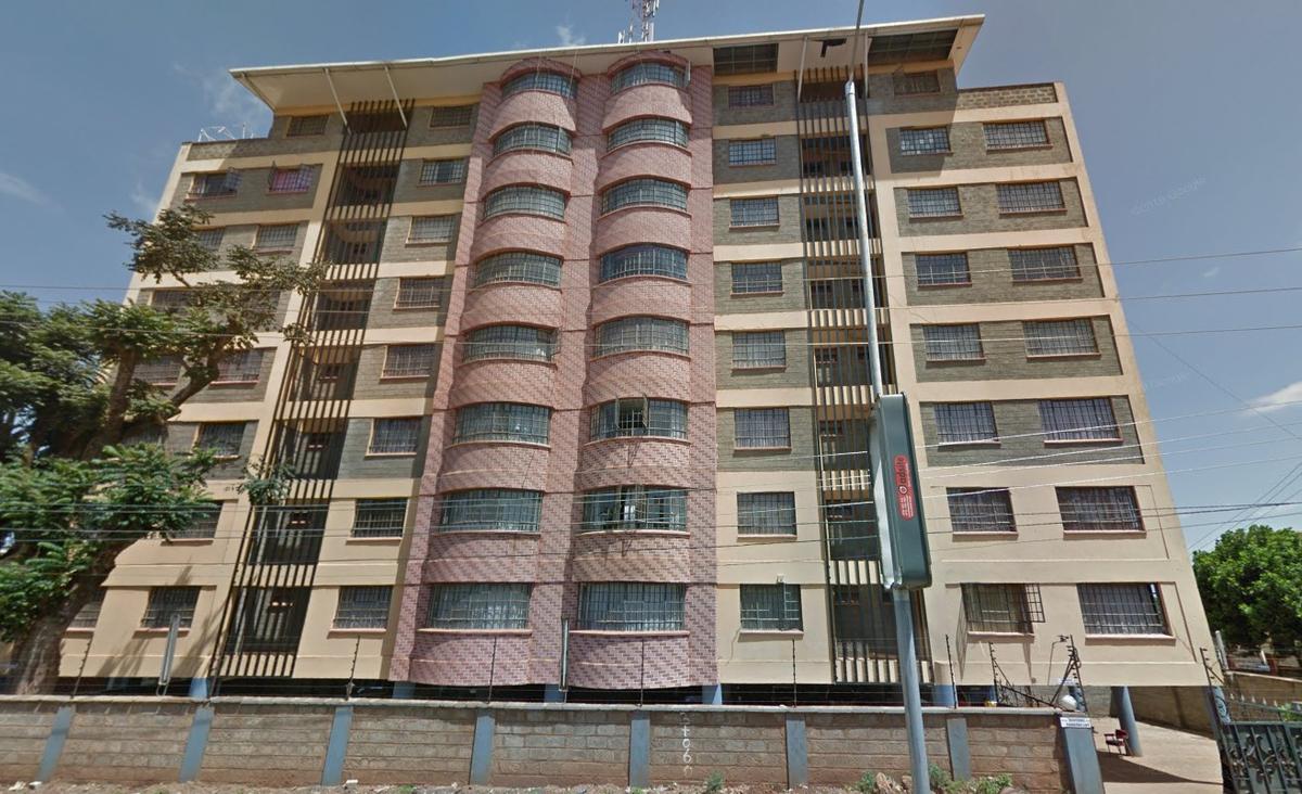 4 Bed Apartment with En Suite in Parklands - 1