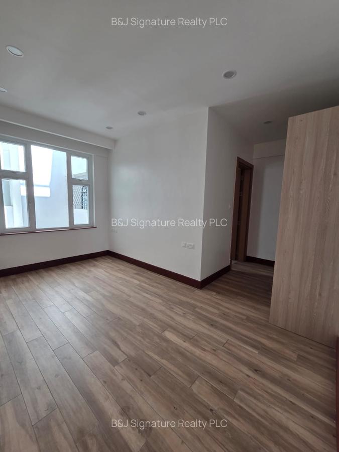 3 Bed Apartment with En Suite in Parklands - 19