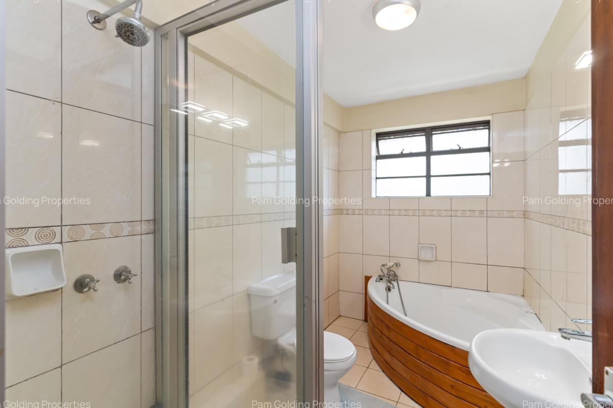 3 Bed Apartment with En Suite at Westlands Avenue - 10
