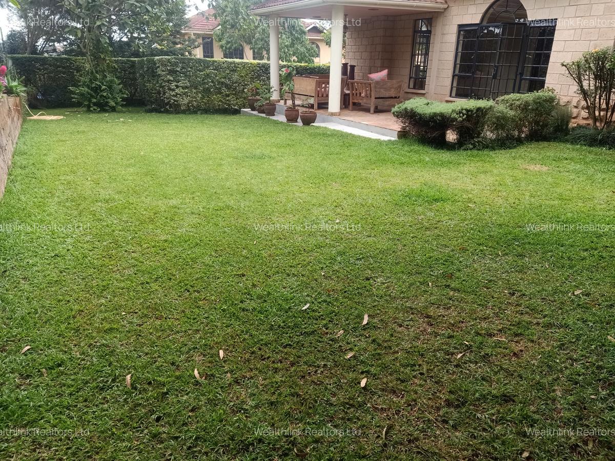 4 Bed Townhouse with En Suite at Isk - 12