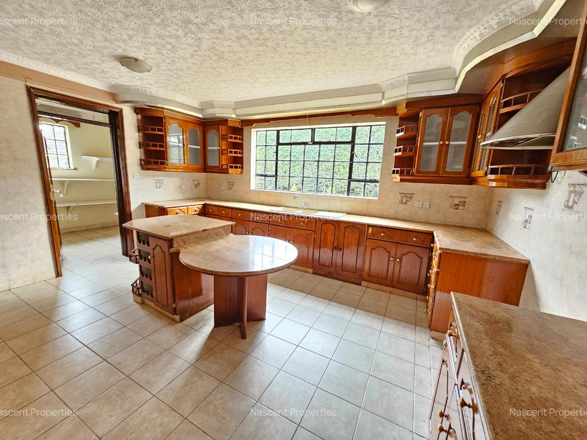 4 Bed House with En Suite at Evergreen - 18