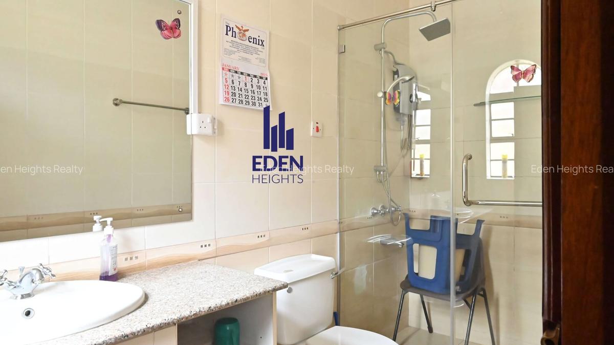 5 Bed Townhouse with En Suite in General Mathenge - 14