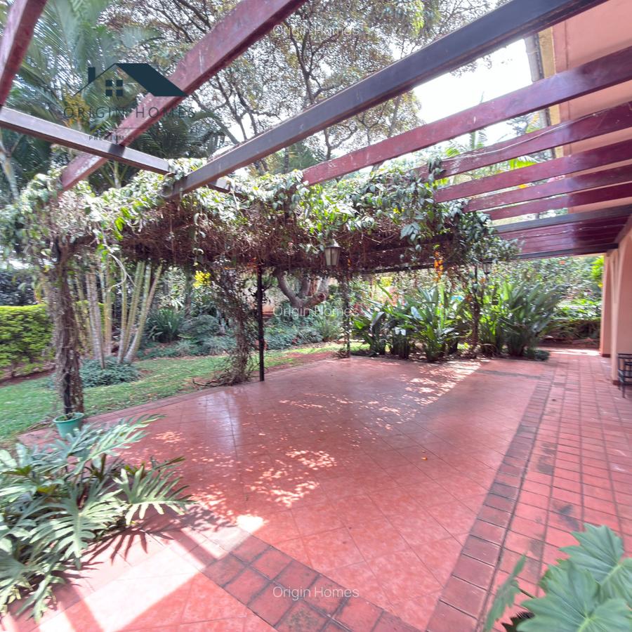 4 Bed House with En Suite at Lavington - 8