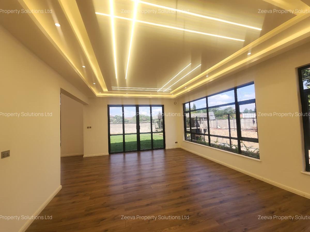 5 Bed House with En Suite in Lavington - 5