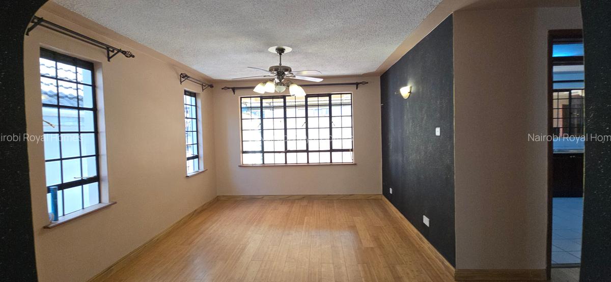 5 Bed Townhouse with En Suite at Lavington Road Green - 7