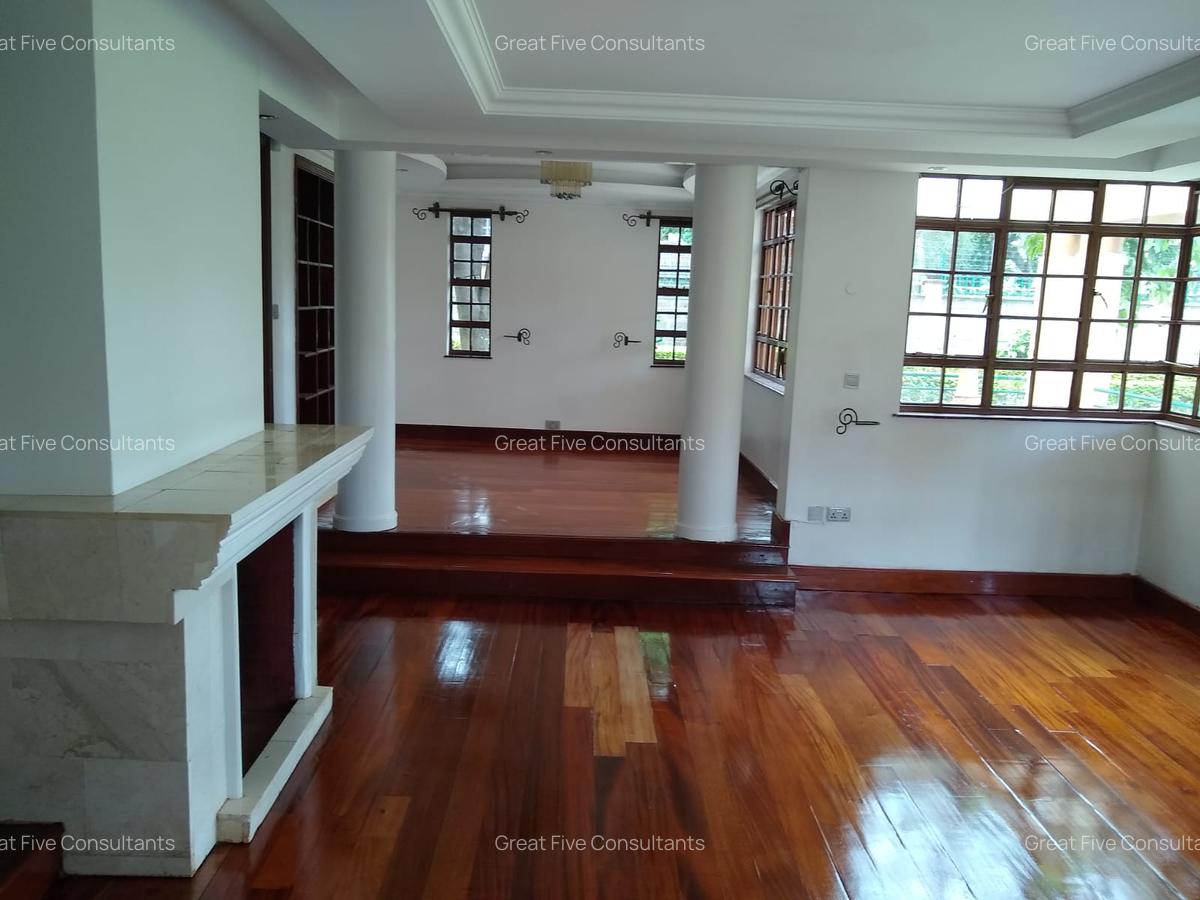 5 Bed Villa with En Suite in Runda - 3