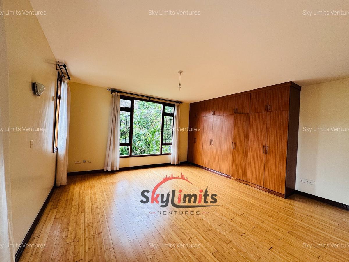 3 Bed Apartment with En Suite at Riverside Drive - 11