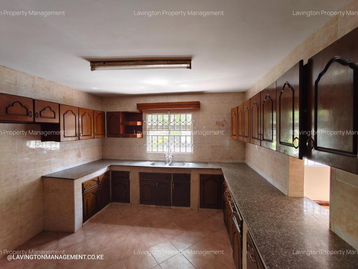 4 Bed Townhouse with En Suite at Lavington Green - 5
