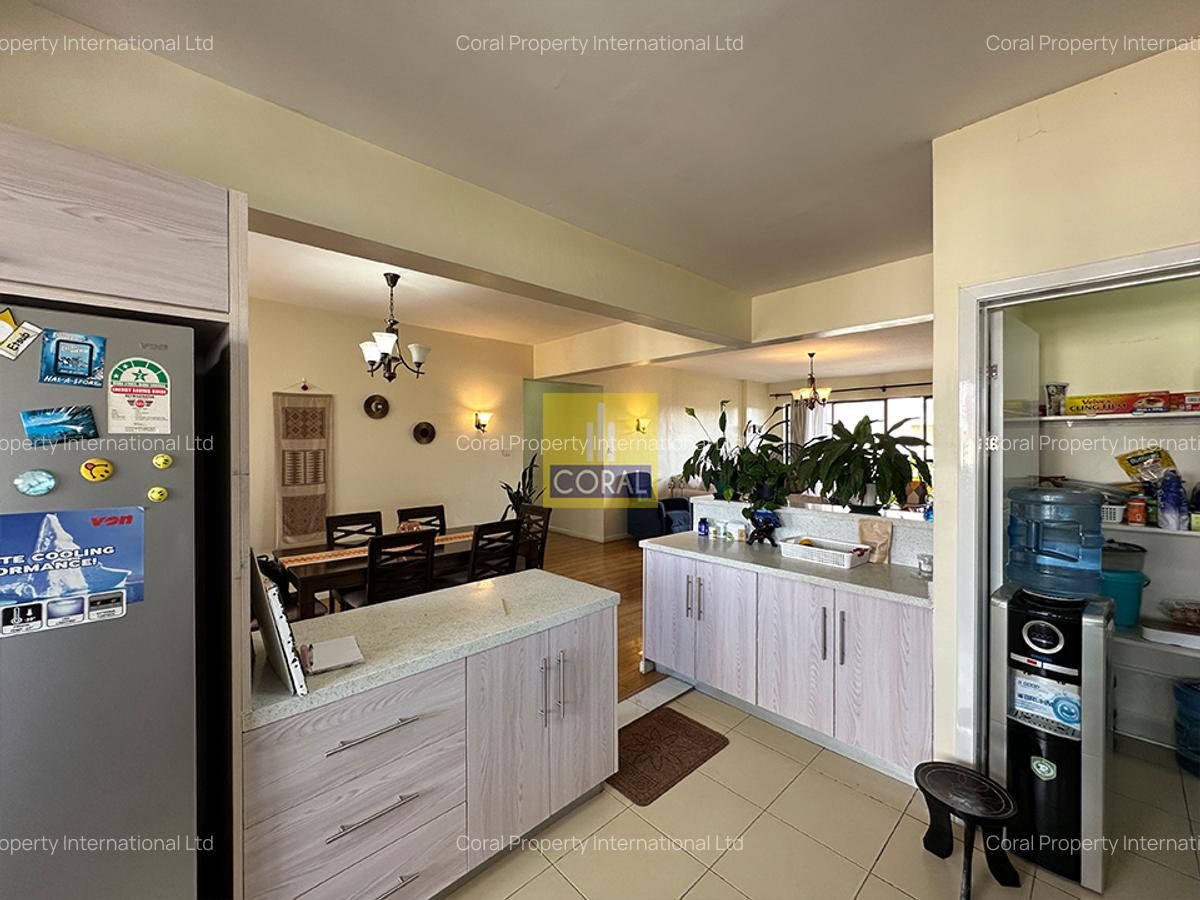 3 Bed Apartment in Brookside - 7