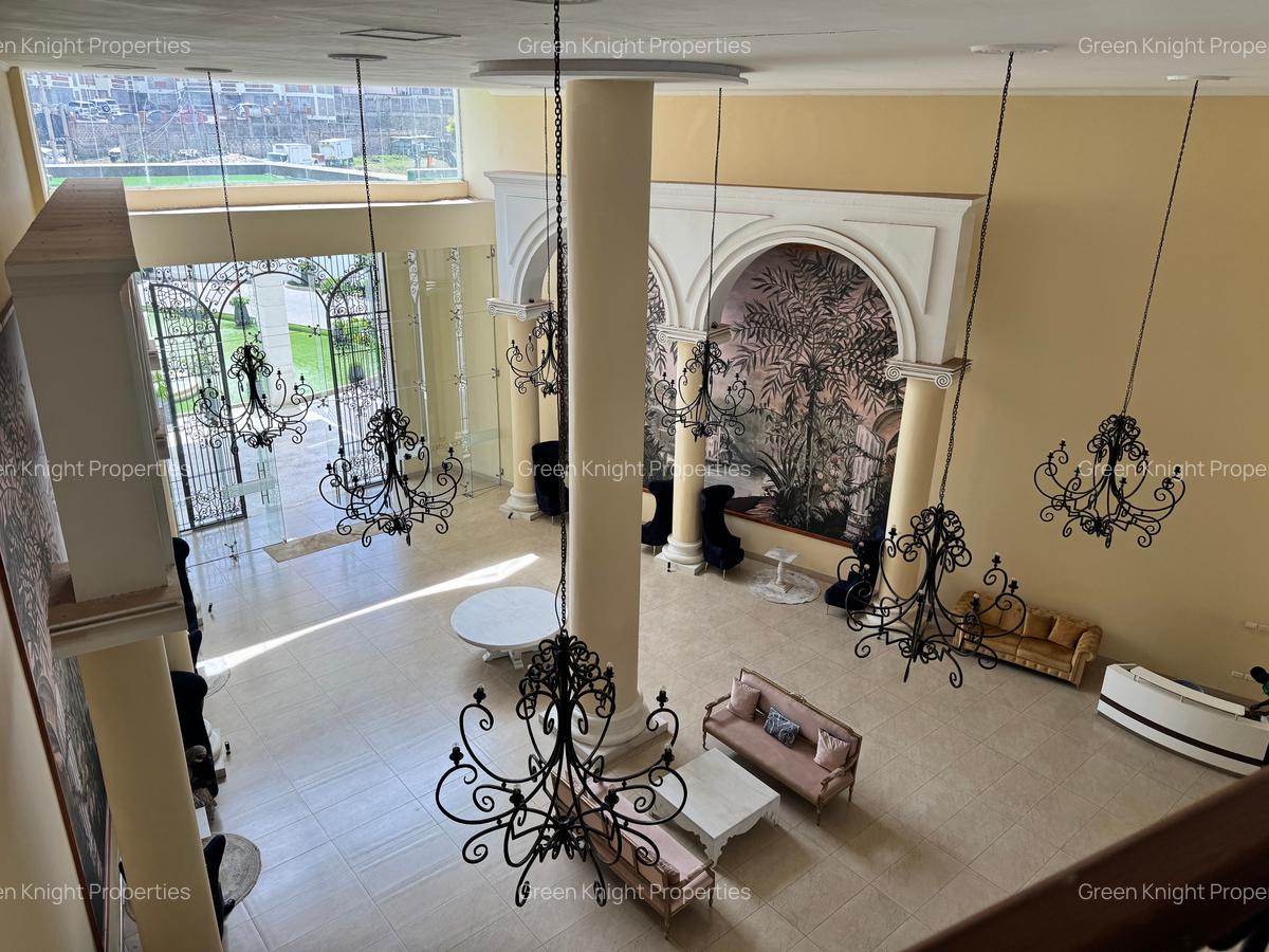 Serviced 2 Bed Apartment with En Suite in Parklands - 5