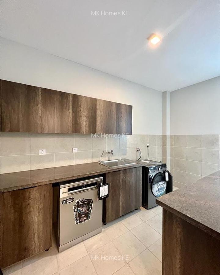 3 Bed Apartment with En Suite at Riverside - 4