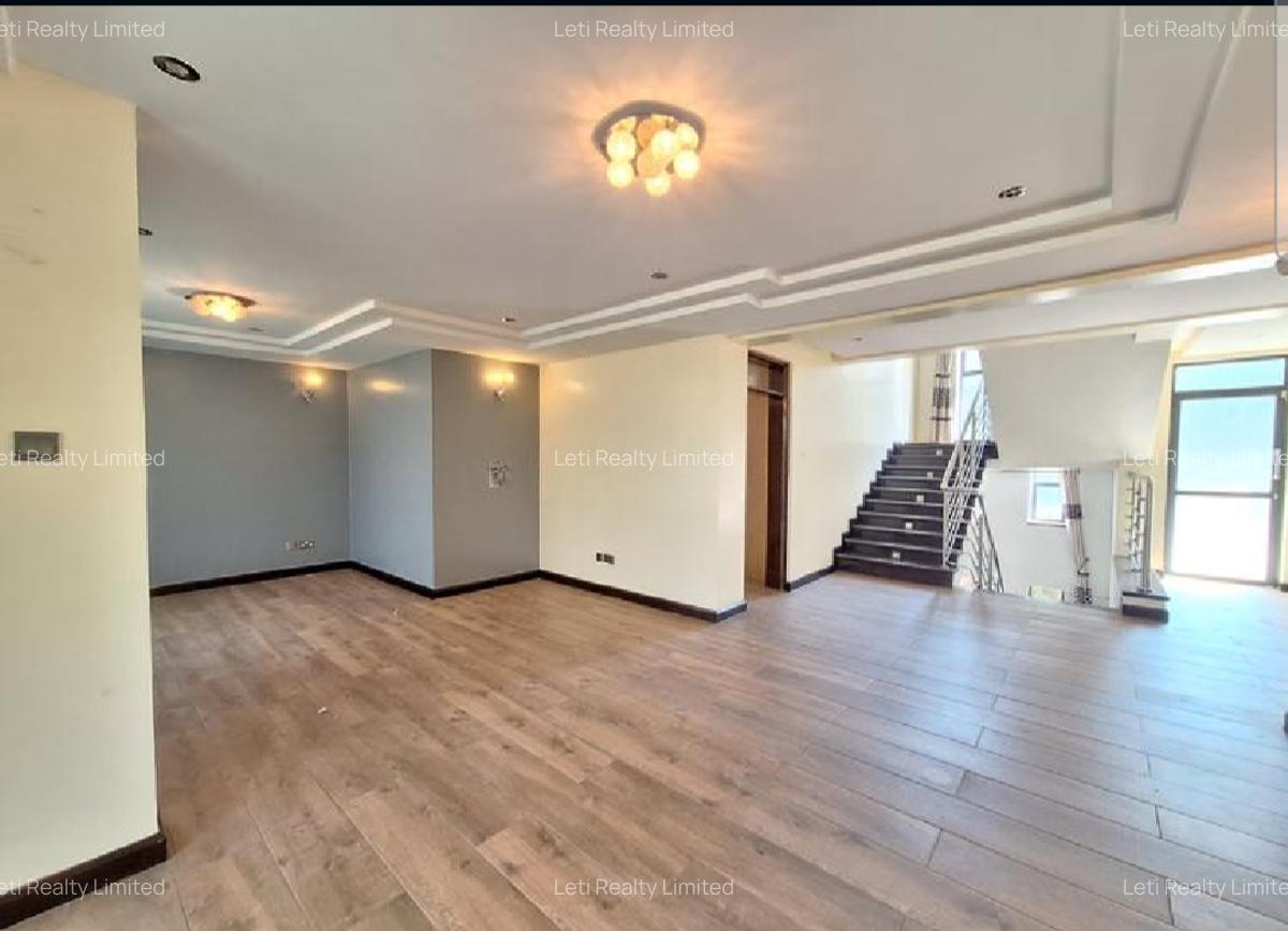 5 Bed Townhouse with En Suite in Lavington - 6
