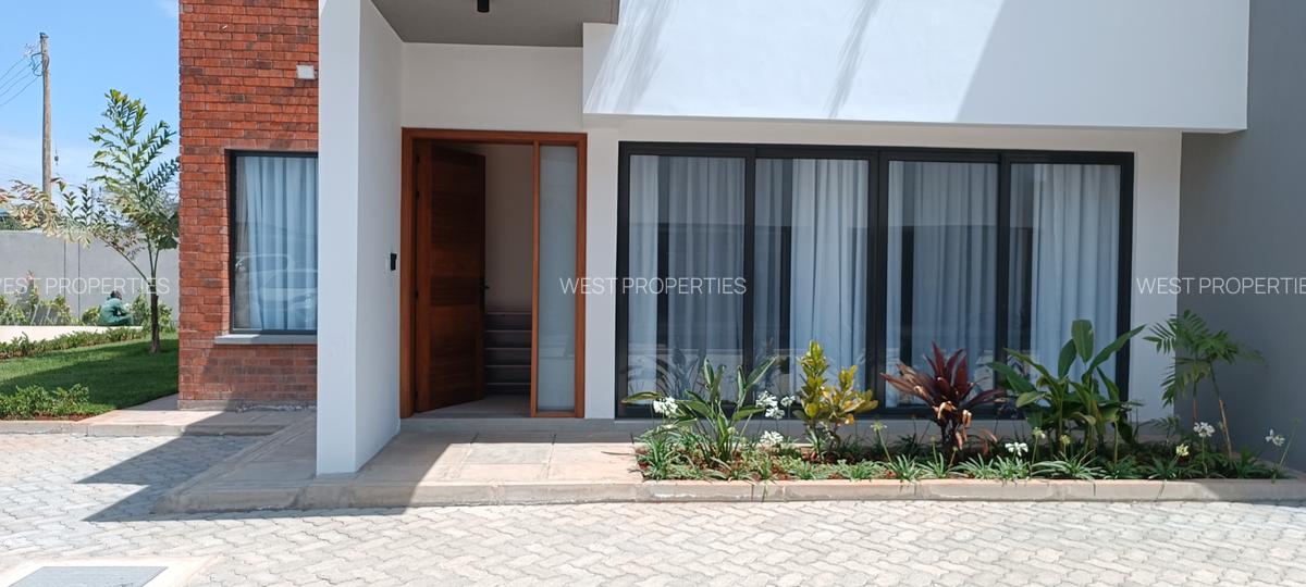 5 Bed Townhouse with En Suite at Langata - 1