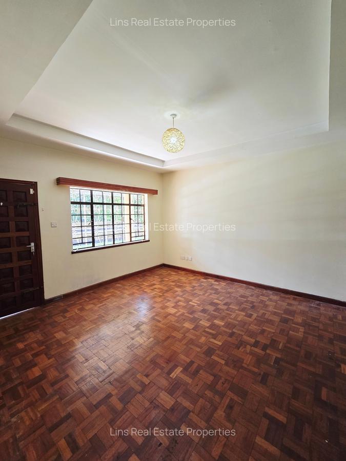 5 Bed House with En Suite in Runda - 11