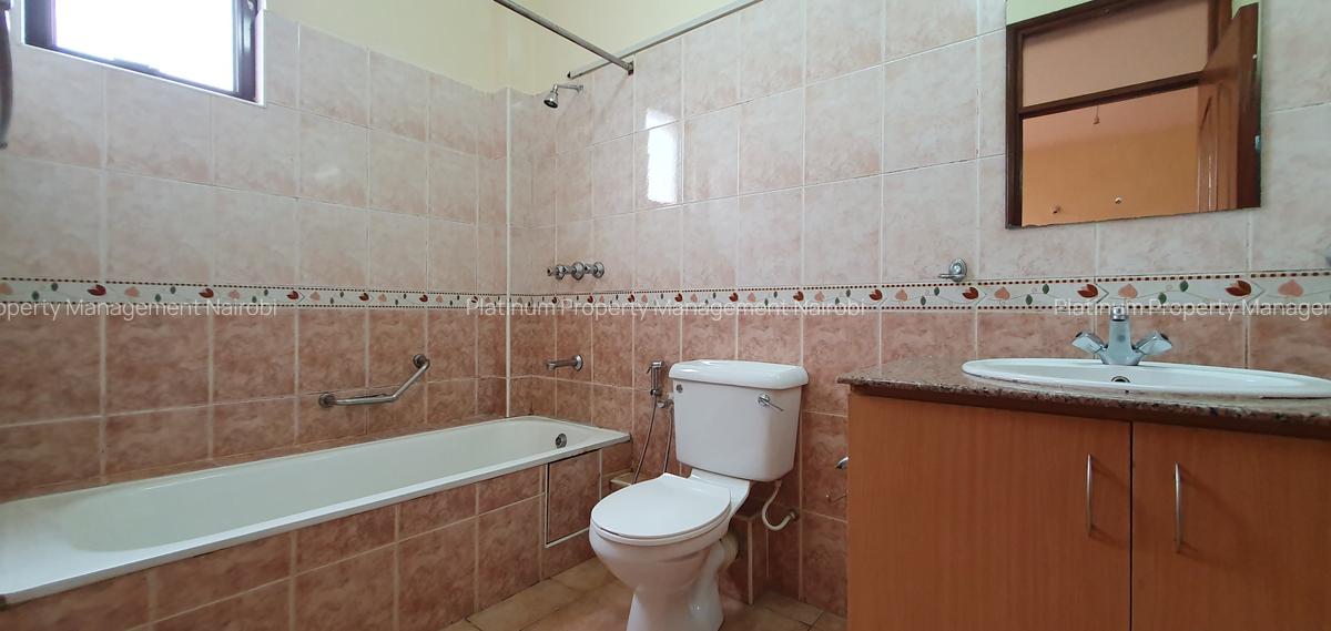 4 Bed Apartment with En Suite in Parklands - 13
