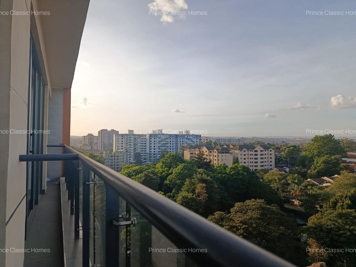 2 Bed Apartment with En Suite in Lavington - 7