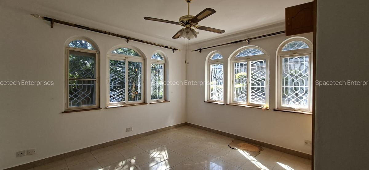 5 Bed House with En Suite in Runda - 5