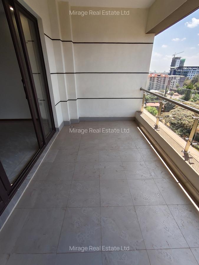 3 Bed Apartment with En Suite in Riverside - 20