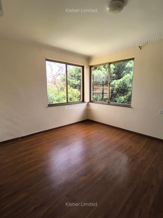 5 Bed Villa with En Suite in Lavington - 16