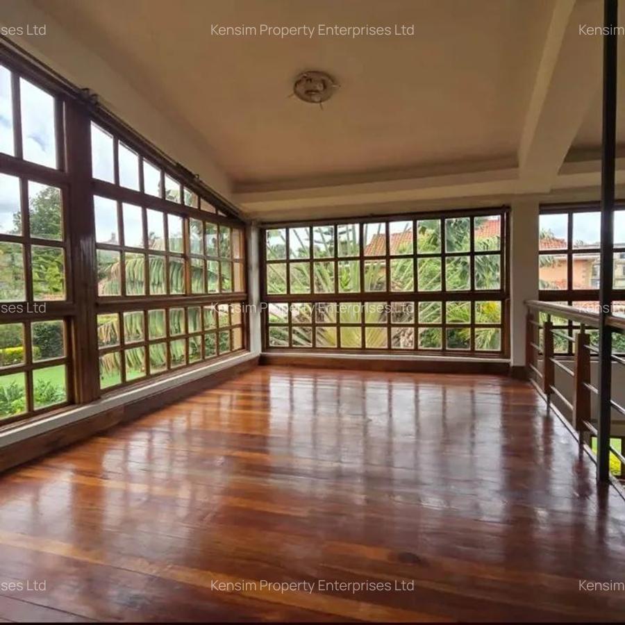 4 Bed House with En Suite in Runda - 11