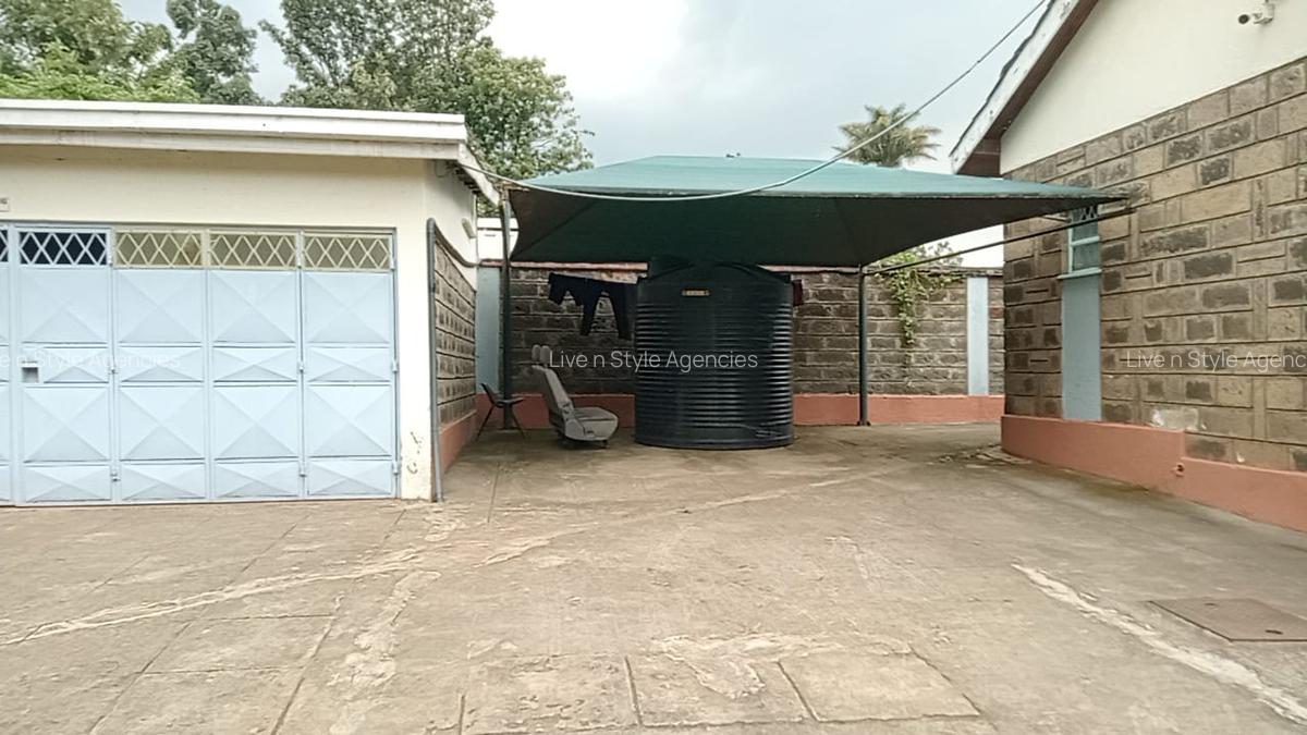 4 Bed Townhouse with Staff Quarters in Redhill - 3