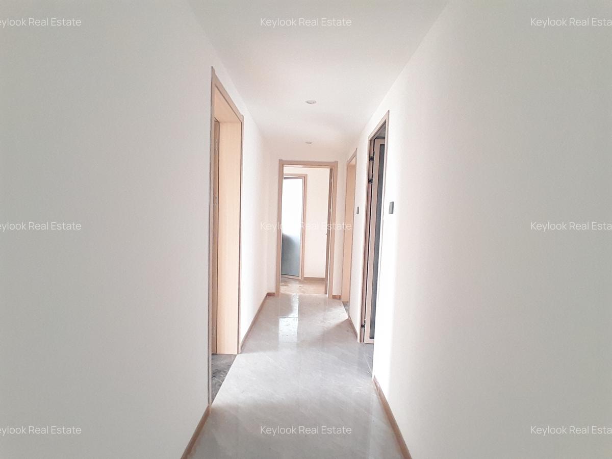 3 Bed Apartment with En Suite at Riverside Drive - 6