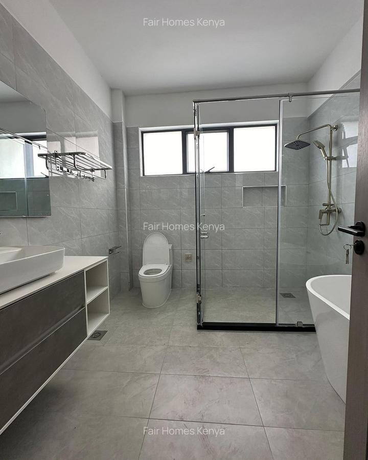 4 Bed Apartment with En Suite at Valley Arcade - 17