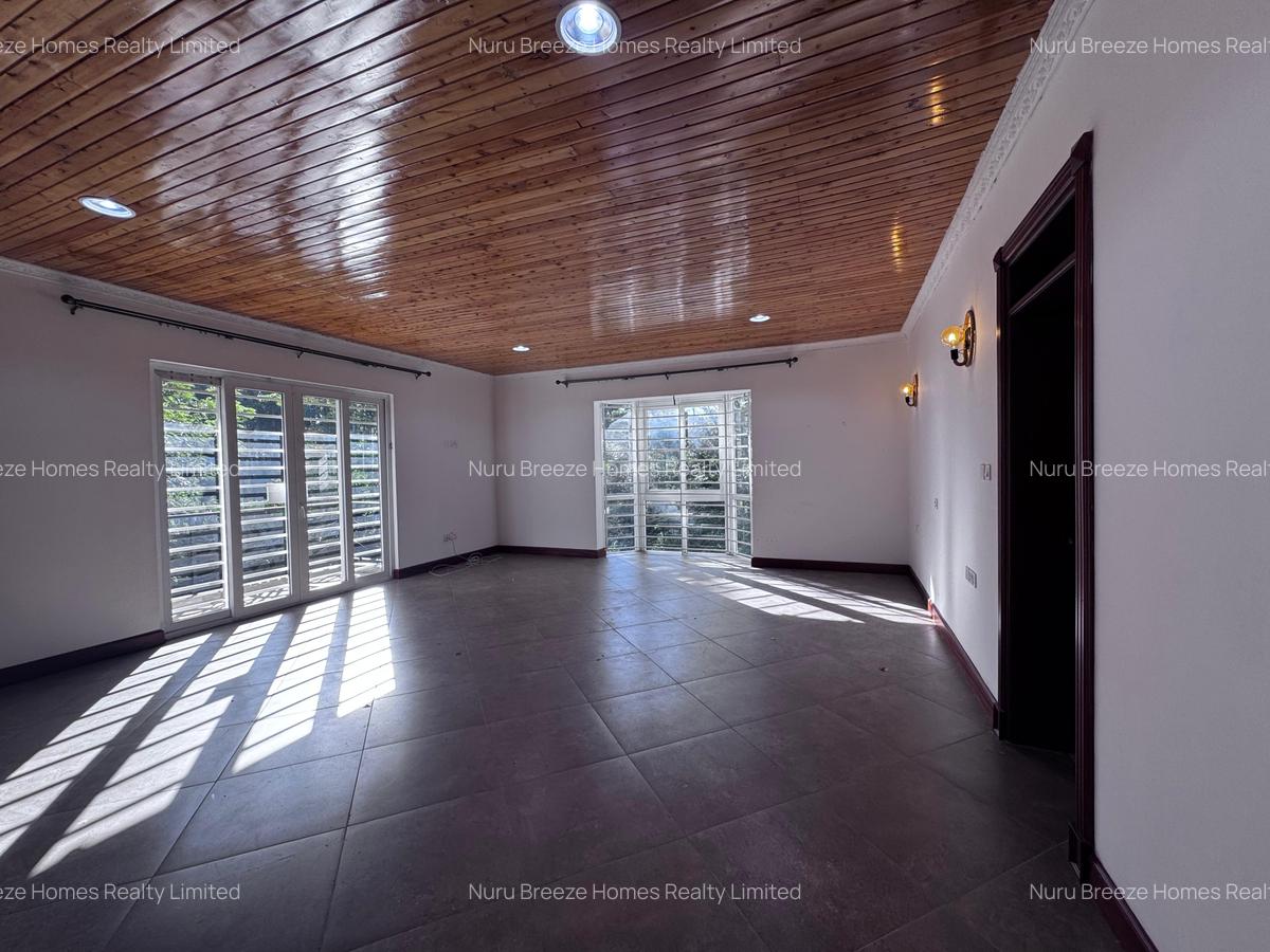 5 Bed Townhouse with En Suite in Rosslyn - 12