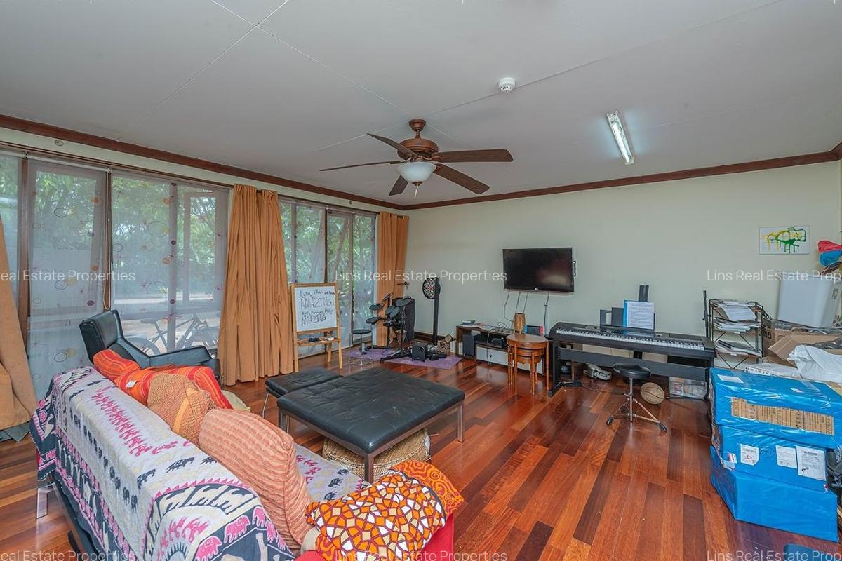 4 Bed Townhouse with En Suite in Kitisuru - 16