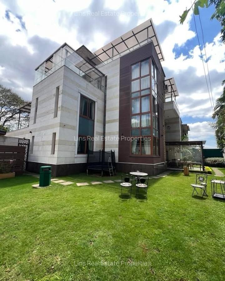 5 Bed Townhouse with En Suite in Lavington - 2