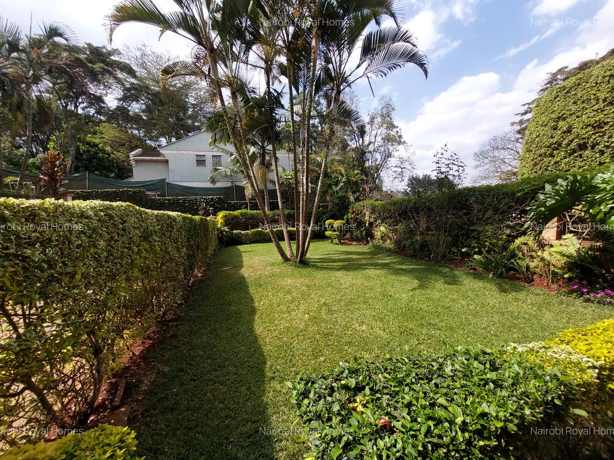 5 Bed Townhouse with En Suite at Lavington - 13