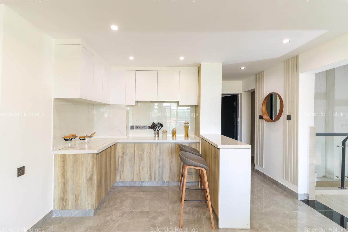 2 Bed Apartment with En Suite in Lavington - 9