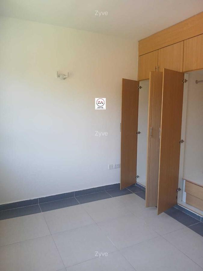 2 Bed Apartment with En Suite at Lavington - 7