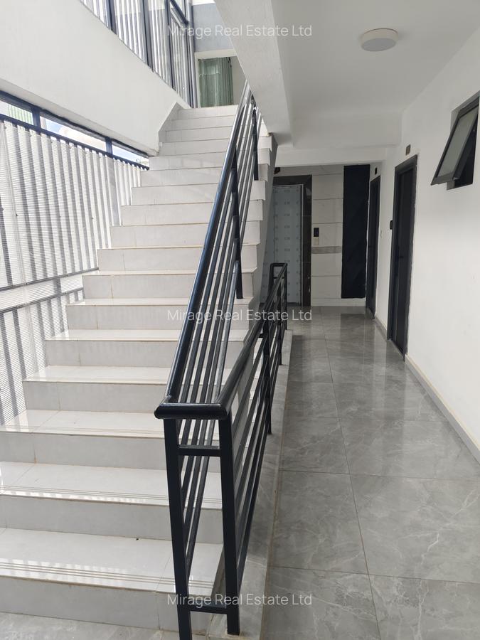 3 Bed Apartment with Gym in Riverside - 11