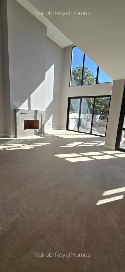 5 Bed Townhouse with En Suite at Palm Valley - 9