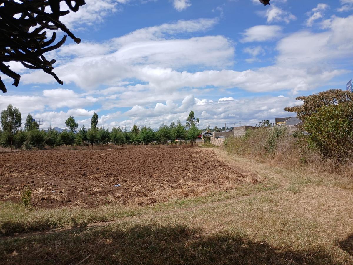 7 ac Land at Naivasha-Nakuru Highway - 9