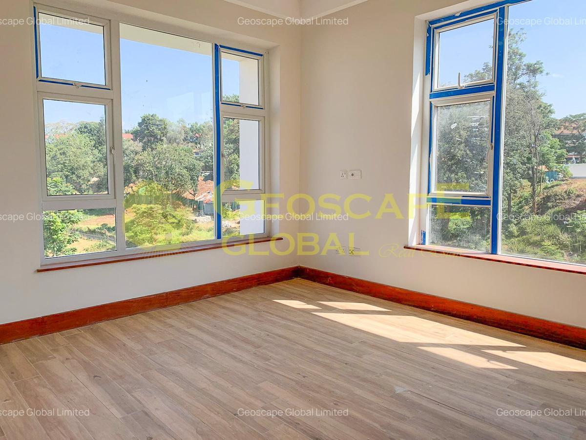 3 Bed Apartment with En Suite in Westlands Area - 17